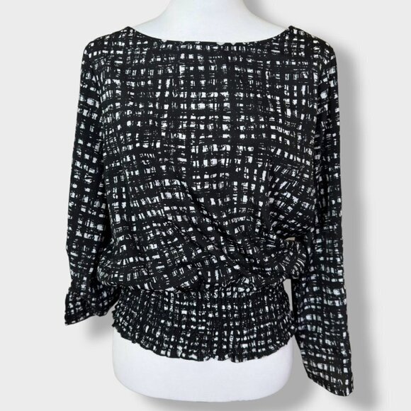 MICHAEL Kors Black and White Smocked Waist Roll Tab Blouse with gold Size Small - Picture 1 of 8